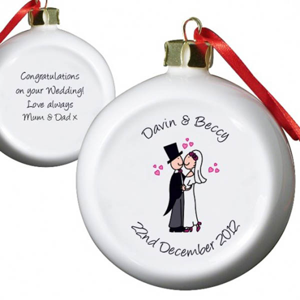 Unusual wedding gift idea that's friendly to your budget - cute and simple Mr & Mrs personalised baubles