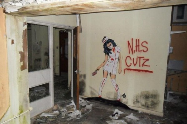 NHS Cutz straatkunst door JPS