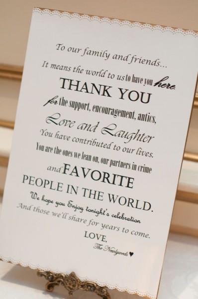 Poster di ringraziamento per il matrimonio in stile tipografico