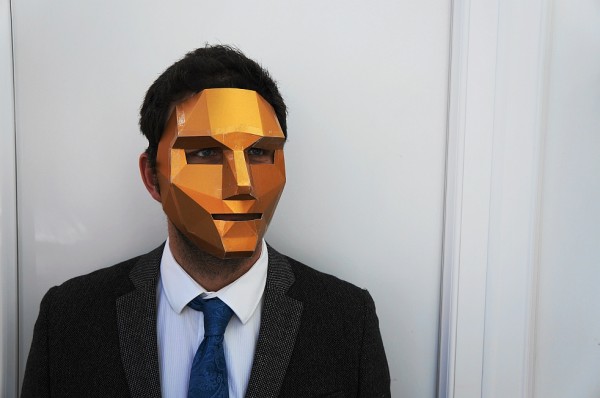 Máscara facial poligonal 3D