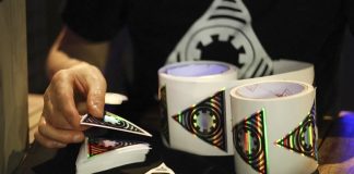 Indie Cult Club Glänzende Aufkleber